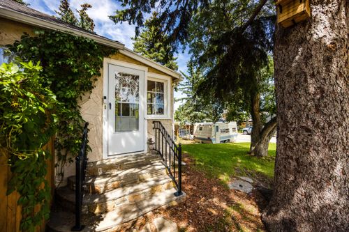 704 Delphi Ave, Sheridan, WY, 82801-3524 | Card Image