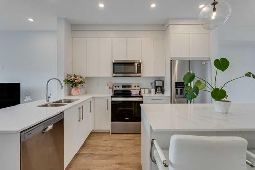 302-6 Merganser Dr W, Chestermere, AB, T1X2Y2 | Card Image