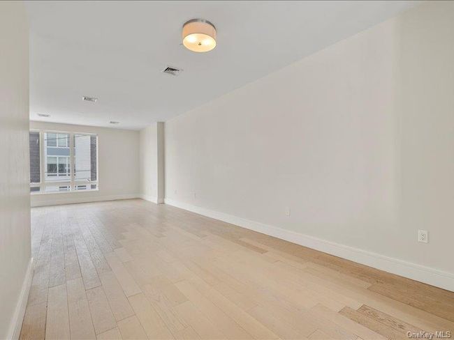 156 Beach 5 Th St, Home with 0 bedrooms, 1 bathrooms and null parking in Far Rockaway NY | Image 45