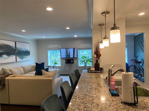 apt-811-351 N Post Oak Ln, Houston, TX, 77024-5925 | Card Image