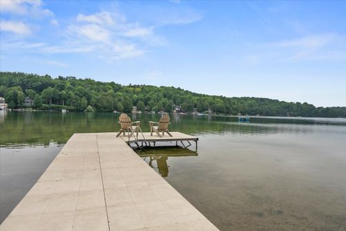 629 Sheboygan Bay Dr, Elkhart Lake, WI, 53020-2150 | Card Image