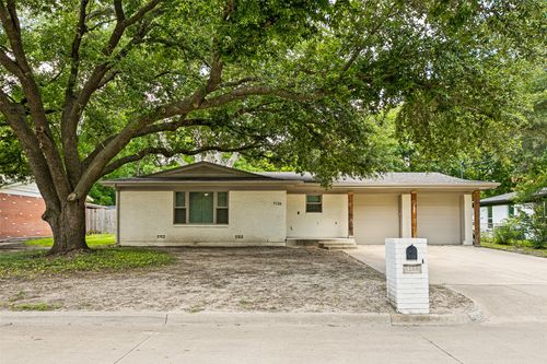 1126 Warden St, Benbrook, TX, 76126-3526 | Card Image