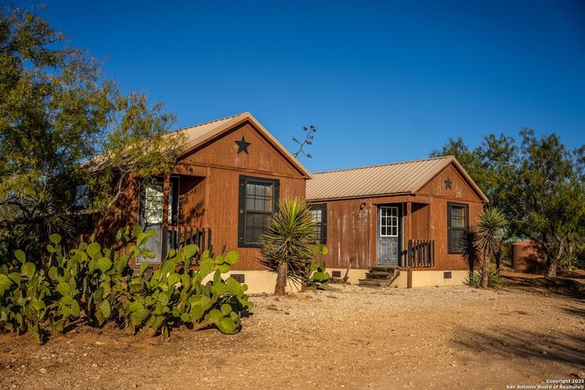 9239 Fm 133, Home with 7 bedrooms, 7 bathrooms and null parking in Cotulla TX | Image 58