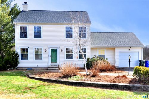 7 Glen Holw, East Granby, CT, 06026-9647 | Card Image