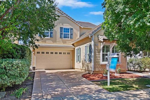 419 N Albany St, Tracy, CA, 95391 | Card Image