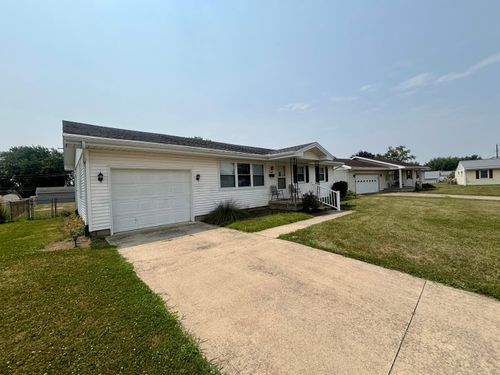 1605 Sunset Dr, Washington Court House, OH, 43160-2366 | Card Image