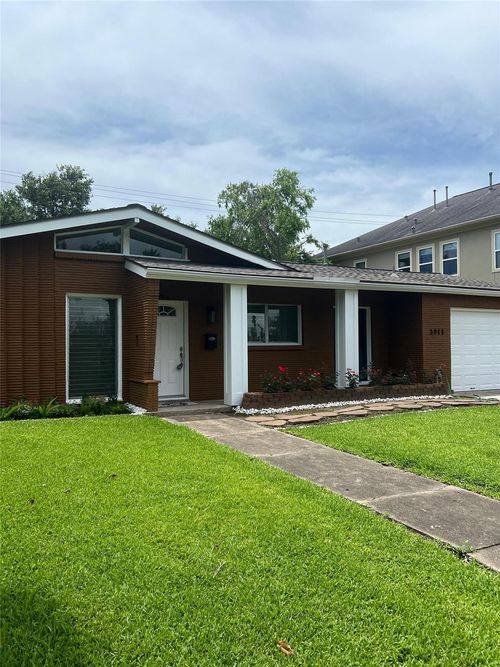 2911 Linkwood Drive, Houston, TX, 77025 | Card Image