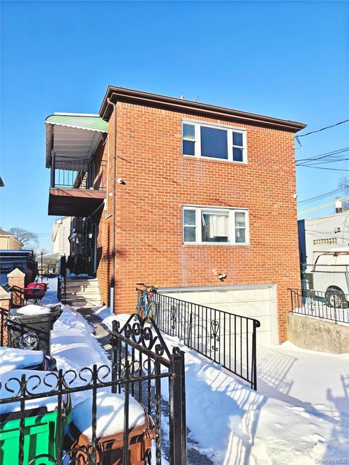 2008 125th St, College Point, NY, 11356-2312 | Card Image