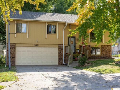15941 Marinda Cir, Omaha, NE, 68130-1763 | Card Image