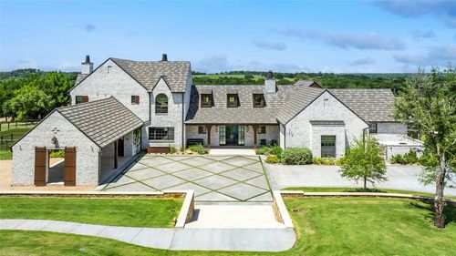 658 Fordtran Rd, New Ulm, TX, 78950-2114 | Card Image