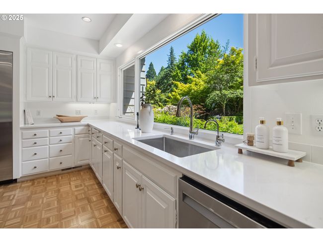 1890 S Greenwood Rd, House other with 5 bedrooms, 5 bathrooms and 2 parking in Portland OR | Image 17