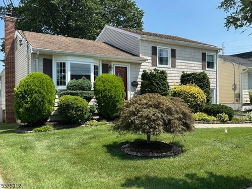 827 Savitt Pl, Union, NJ, 07083-6709 | Card Image