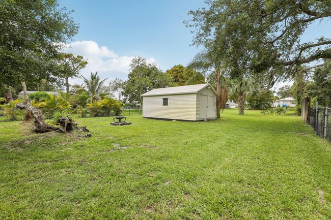 9830 Oak Trl, House other with 3 bedrooms, 3 bathrooms and null parking in Sebastian FL | Image 27