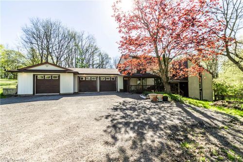 124 St George Rd, St George, ON, N0E1N0 | Card Image