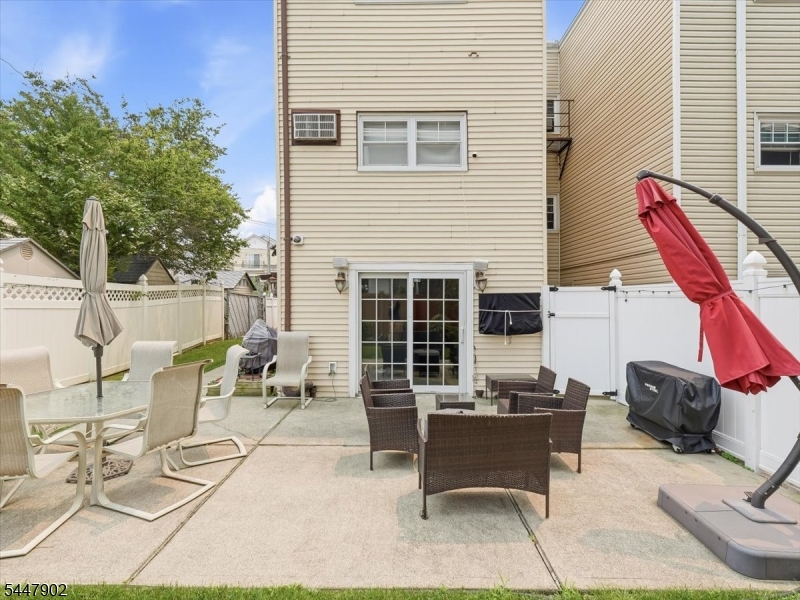 Residential Income in Bayonne City 5