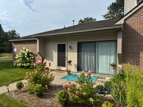 312 Spring Brooke Dr, Brighton, MI, 48116-2912 | Card Image