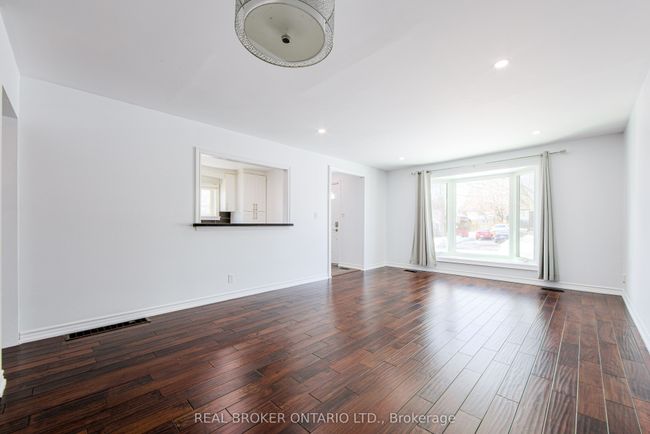 855 Miriam Rd, House other with 5 bedrooms, 2 bathrooms and 4 parking in Pickering ON | Image 8