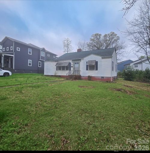 1040 Drummond Ave, Charlotte, NC, 28205-1901 | Card Image