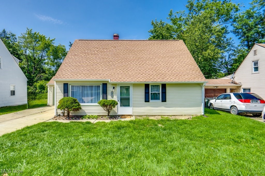 Hickory Ln, Cleveland, OH 44128