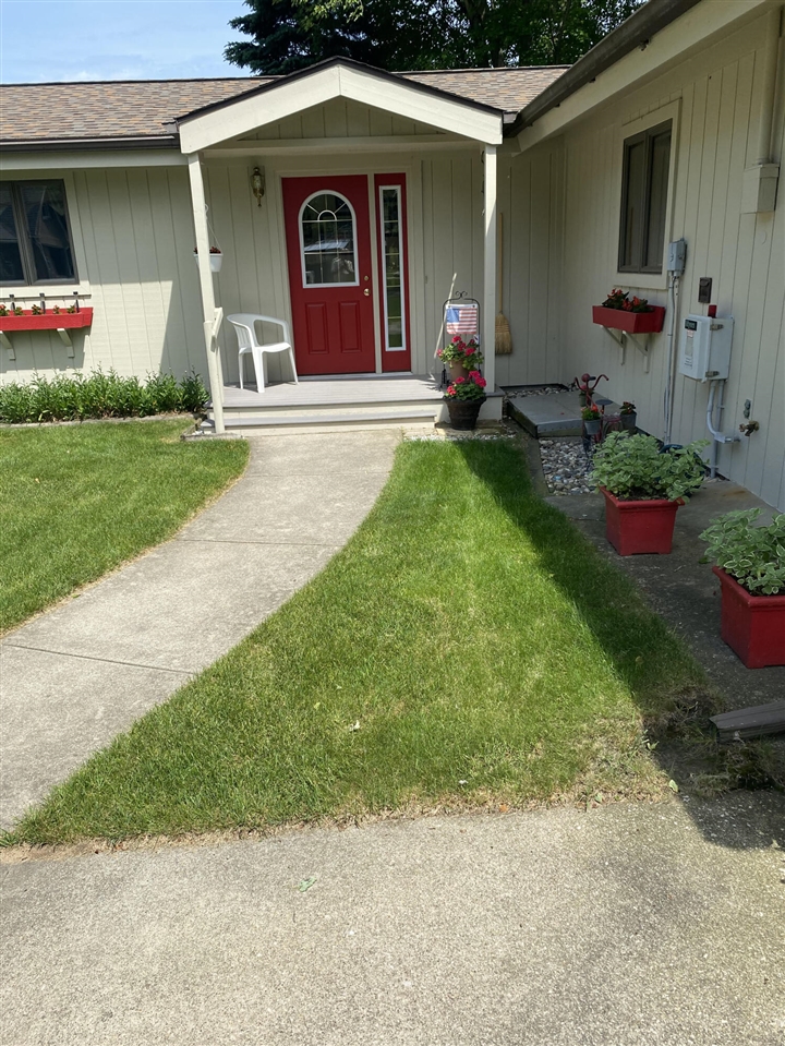 Cottage Lane Dr, Newaygo, MI 49337