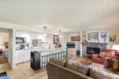 2135-18575 Sw Century Dr, Bend, OR, 97702-1950 | Card Image