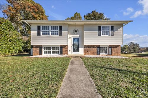 211 Sunset Strip Rd, North Wilkesboro, NC, 28659-7625 | Card Image