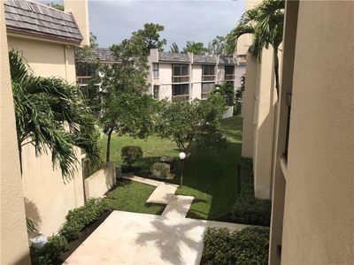 305 - 8429 Forest Hills Drive, Condo with 2 bedrooms, 2 bathrooms and null parking in Coral Springs FL | Image 2