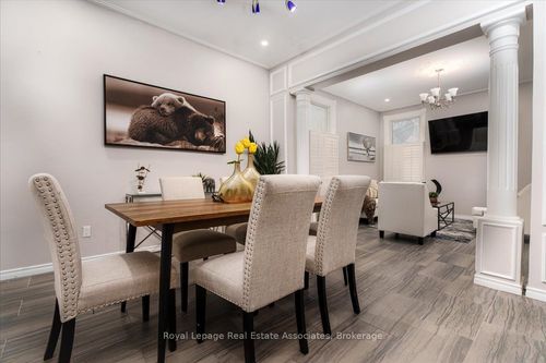 123 Market St, Hamilton, ON, L8R1N7 | Card Image