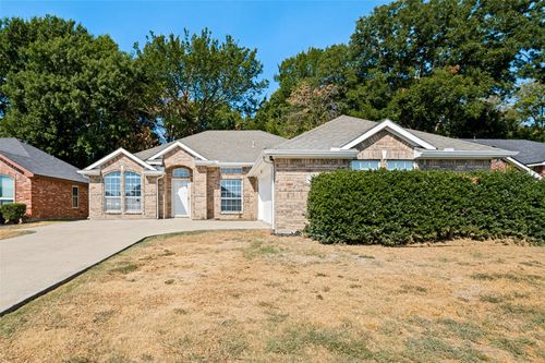 517 Saddlebrook Dr, Lancaster, TX, 75146-2040 | Card Image