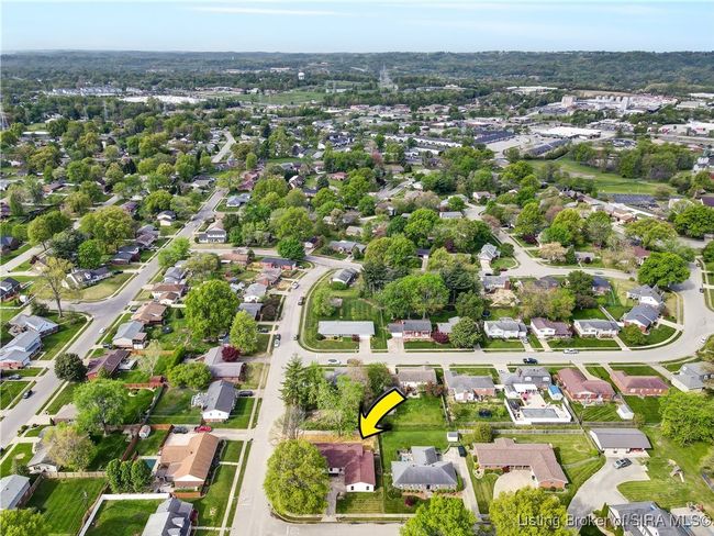 1801 Cliffwood Ct, Home with 4 bedrooms, 3 bathrooms and null parking in New Albany IN | Image 46