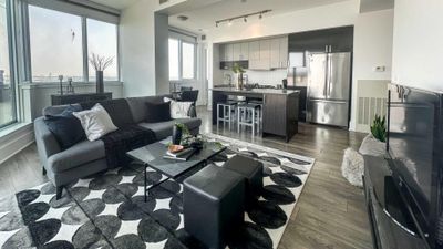 1705 - 550 Riverfront Ave Se, Condo with 2 bedrooms, 2 bathrooms and 1 parking in Calgary AB | Image 2