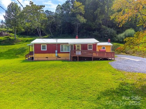 267 Hensley Cemetery Rd, Whittier, NC, 28789-9003 | Card Image