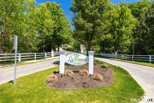 6-6 Lockwood Cir, Bethel, CT, 06801-1885 | Card Image
