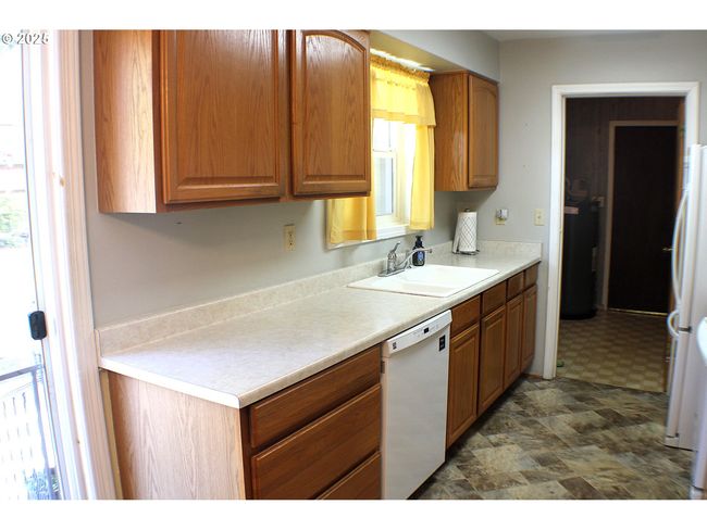 131 Mountain View Ave, House other with 3 bedrooms, 2 bathrooms and 2 parking in Myrtle Creek OR | Image 8