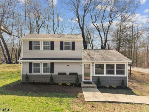 4 Melody Ln, West Milford, NJ, 07480-1917 | Card Image