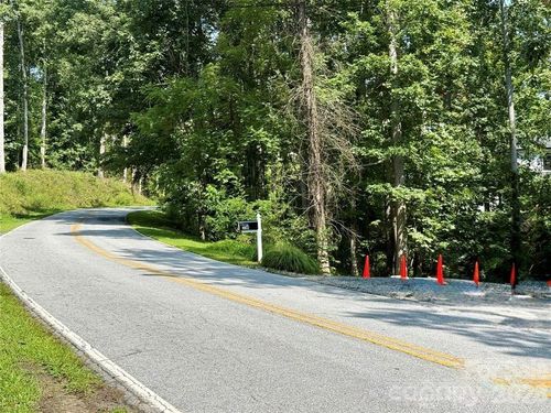 256 Burge Mountain Rd, Hendersonville, NC, 28792-8222 | Card Image