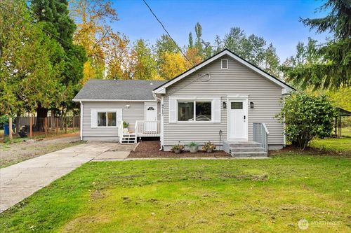 9717 9th Ave E, Tacoma, WA, 98445-3271 | Card Image
