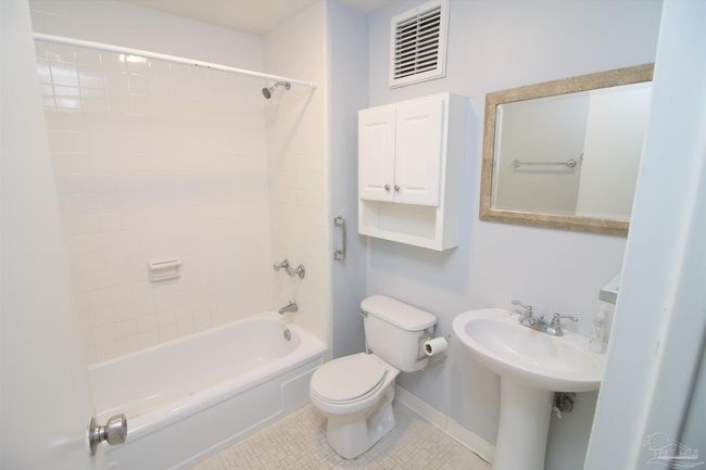 APT-407 - 825 Bayshore Dr, Condo with 2 bedrooms, 2 bathrooms and 1 parking in Pensacola FL | Image 22