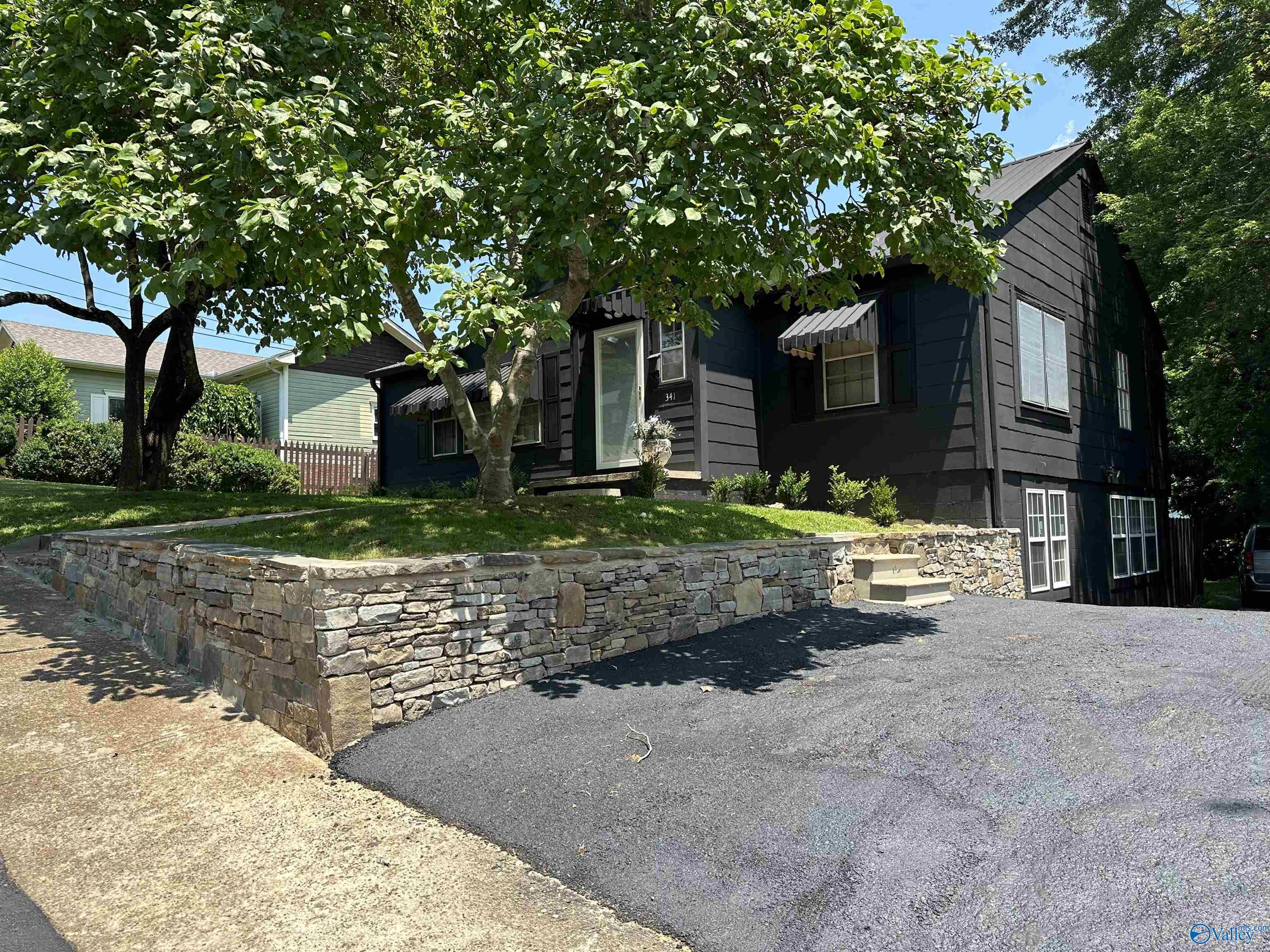Hill Ave, Guntersville, AL 35976