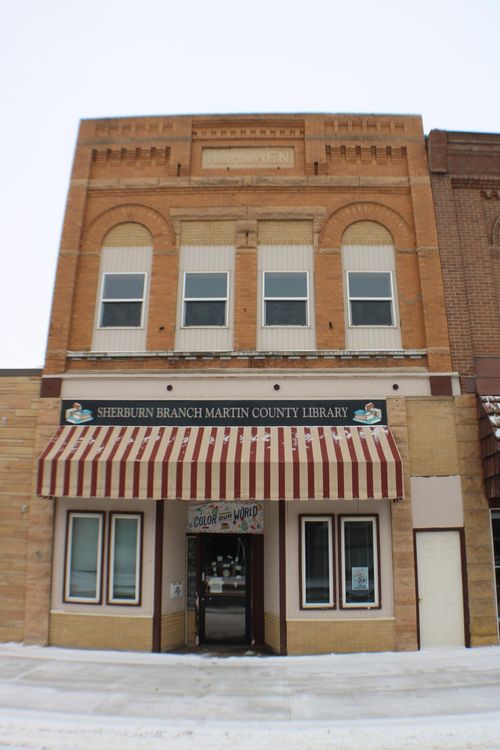 27 N Main St, Sherburn, MN, 56171-1052 | Card Image