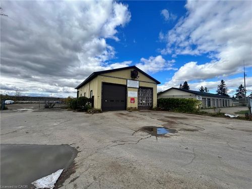 90 Woolwich St N, Breslau, ON, N0B1M0 | Card Image