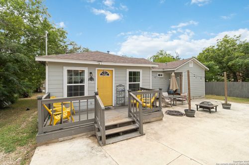 802 Poinsettia, San Antonio, TX, 78202-2553 | Card Image