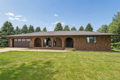 725 40th Avenue, Pleasantville, IA, 50225 | Card Image