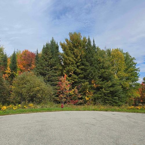 42 Sunrise Dr, Whitefield, NH, 03598-3194 | Card Image