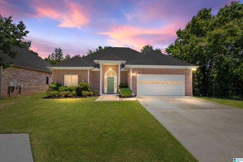 201 Beaver Creek Pkwy, Pelham, AL, 35124-2647 | Card Image
