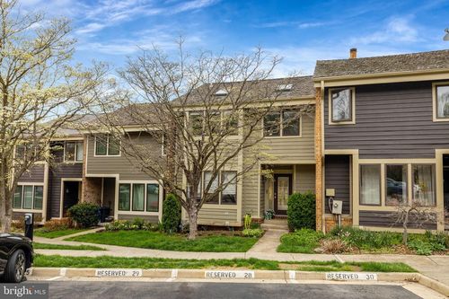 10998 Thrush Ridge Rd, Reston, VA, 20191-4718 | Card Image
