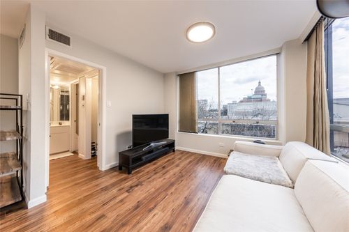 apt-301-1212 Guadalupe St, Austin, TX, 78701-1805 | Card Image