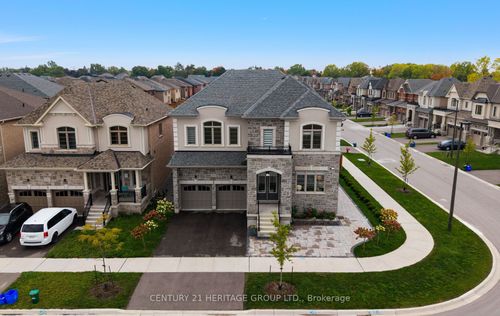 319 Danny Wheeler Blvd, Keswick, ON, L4P0K1 | Card Image