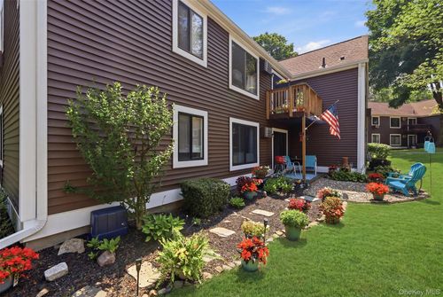 e-8 Heritage Dr, Harriman, NY, 10926-4020 | Card Image