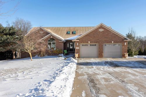 18694 W Michelle Ct, EAST DUBUQUE, IL, 61025-9401 | Card Image